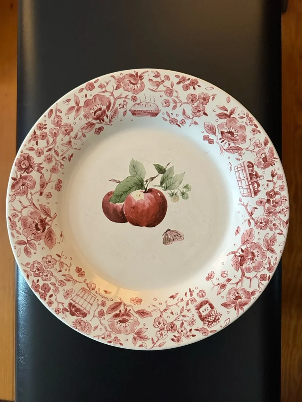 Pfaltzgraff Delicious Dinner Plate Red Apples & Floral Fall Autumn Farm House